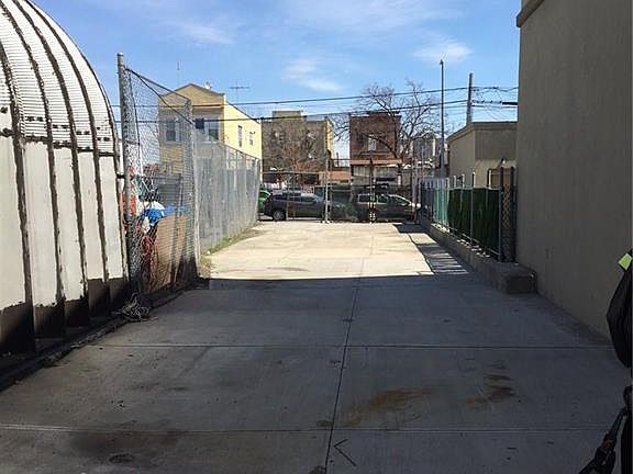 4th image of 3069-3071 Cropsey Ave
