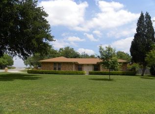 231 Lake Ridge Dr, Seguin, TX 78155