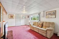 Meadowvale Dr-2405-001.jpg