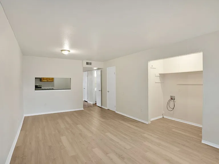 500-502 Behrman Hwy — Photo 14
