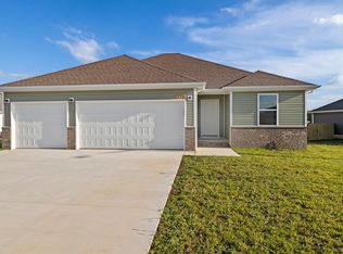 829 W Navajo St, Republic, MO 65738
