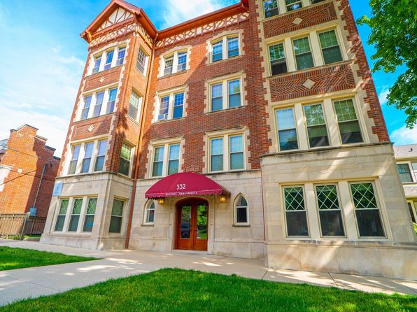 530-532 Hillside Ave #2W, Glen Ellyn, IL 60137 – 2-bedroom rental in Glen Ellyn