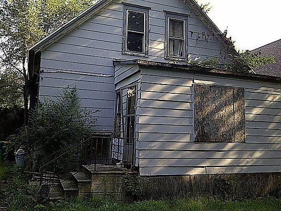 3rd image of 622 Norton Ave