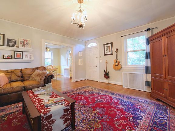 5th image of 813 Pershing Ave
