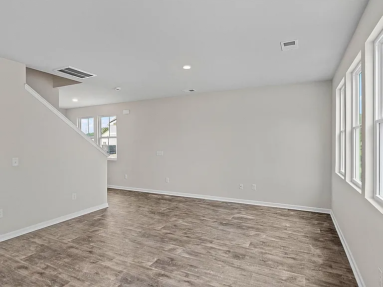 141 Cypress Hollow Dr — Photo 8