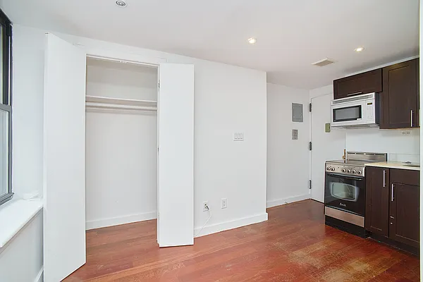 Rented by Keller Williams NYC | media 15