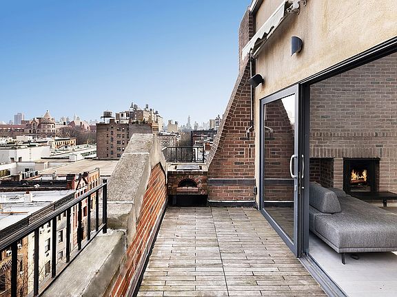 3rd image of 170 W 76th St Unit Penthouse 3