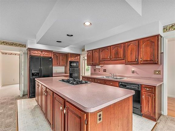 5th image of 436 Heather Marie Dr