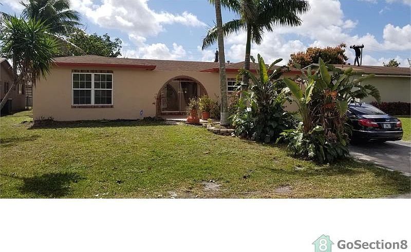1st image of 8544 Claridge Dr