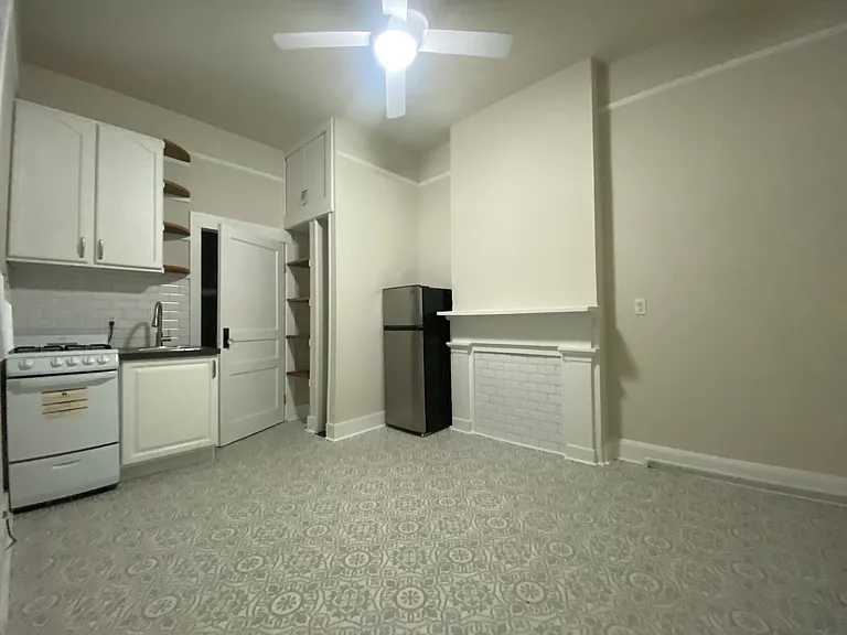 1008 3rd St #3 — Photo 2