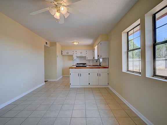 4th image of 826 La Luz Dr