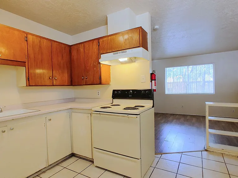 532 Chama St SE — Photo 3