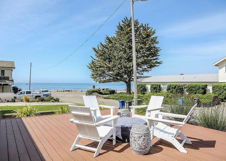Ocean view from front deck. Two house away from the ocean!