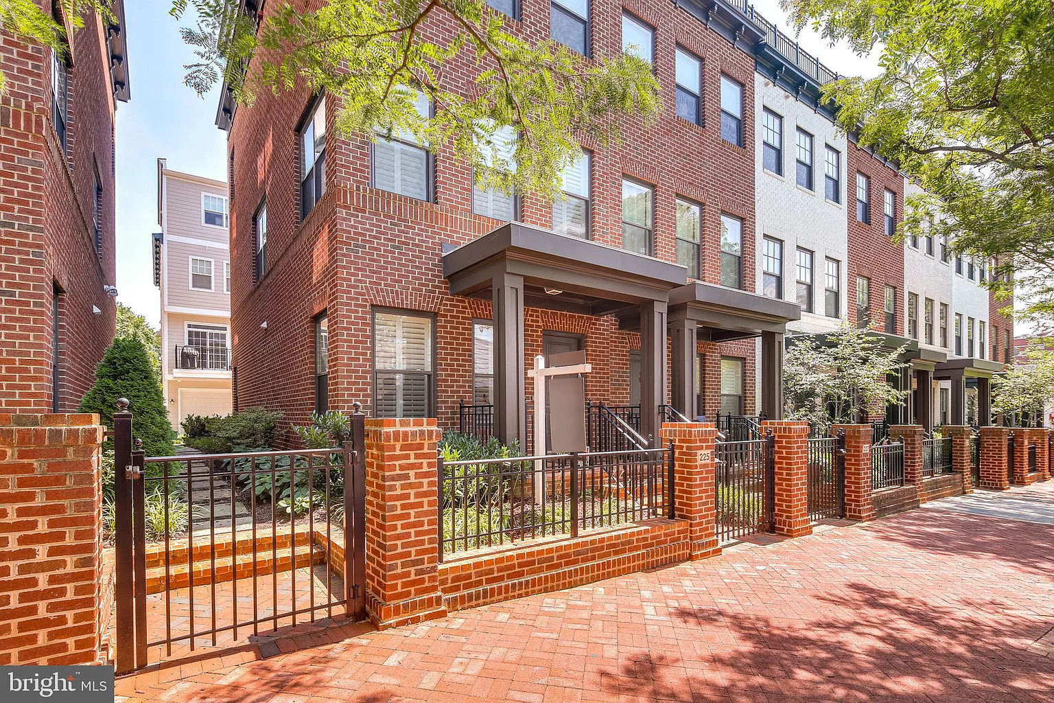 225 West St photo 1