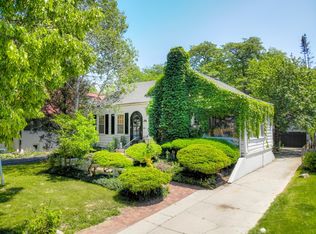 403 Selborne Rd, Riverside, IL 60546