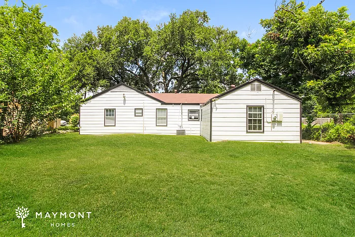 1009 Danube St — Photo 3