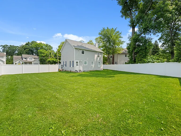 25 Lorraine Ct #1 — Photo 14