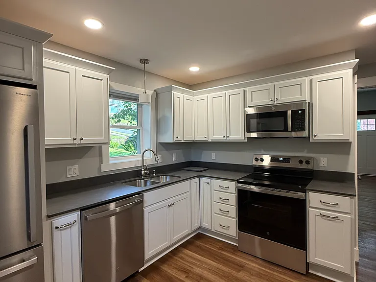 23 1/2 E Washington Ave — Photo 5