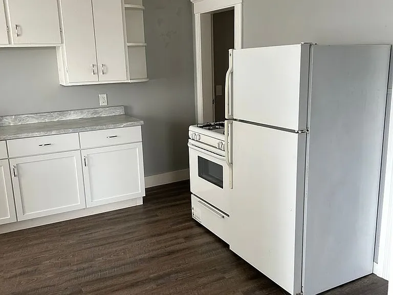 75 Turner Ave — Photo 4