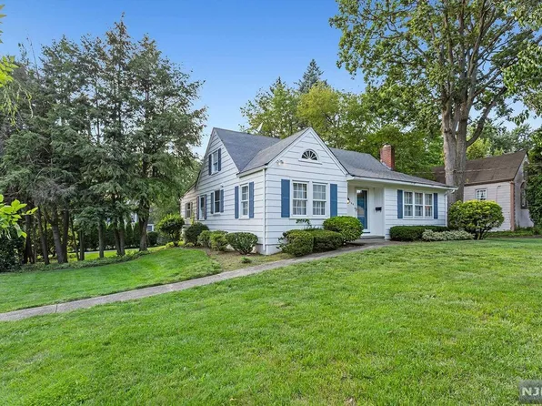 344 Van Emburgh Ave, Ridgewood, NJ 07450