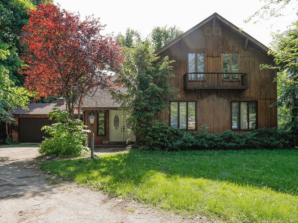 571 Jackson Ct-101