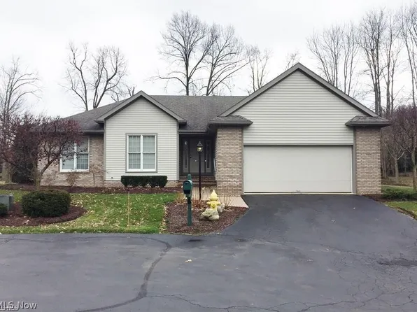 17 Masters Ct NE, Warren, OH 44484