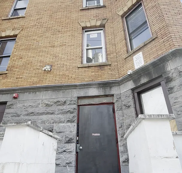 40 Park Ave #42 — Photo 1