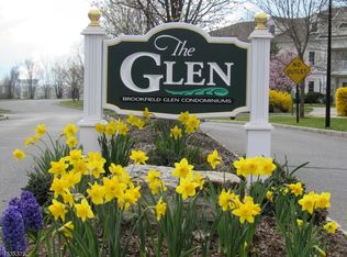 6011 Brookfield Glen Dr, Belvidere, NJ 07823