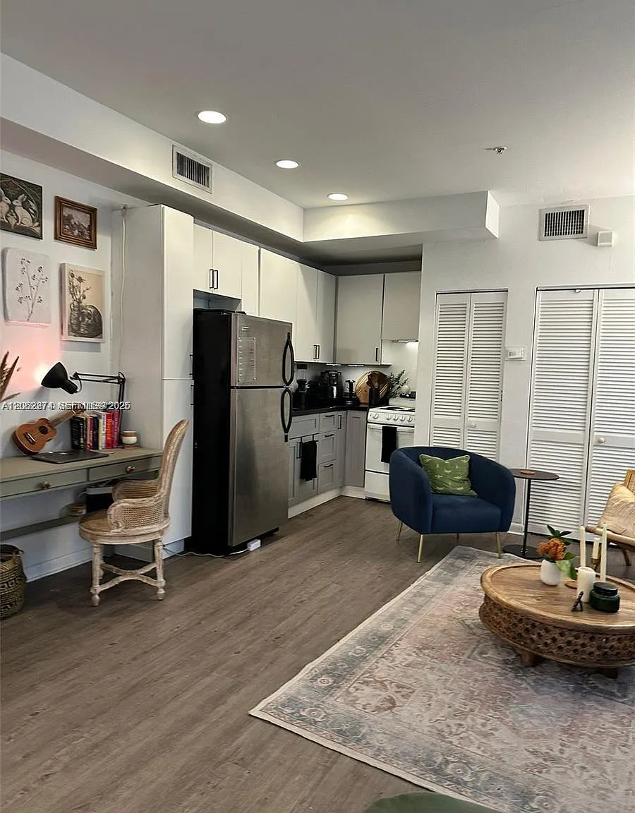 Dorann Condo — Photo 2