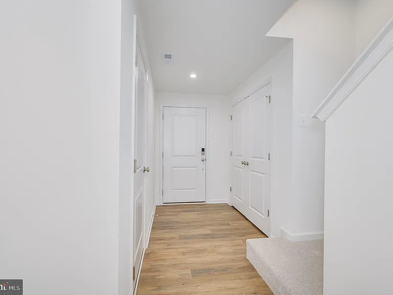 519 Fontana Cir — Photo 7