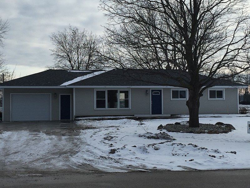 1st image of 1055 Eddie Dr