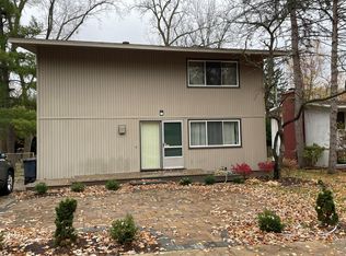 1712 Traver Rd, Ann Arbor, MI 48105