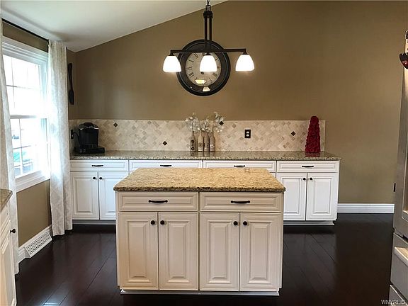 4th image of 173 Montbleu Dr