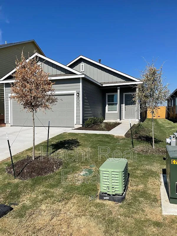 4 bed, 2.0 bath, 1627 sqft, $1,700 — Photo 2