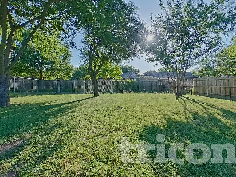 10022 Deer Hollow Dr — Photo 16