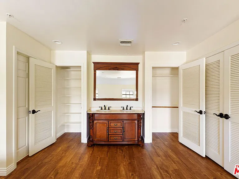 5237 San Feliciano Dr — Photo 26