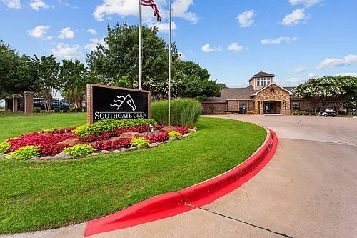 Southgate Glen Photo 1