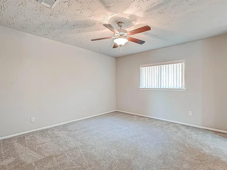24130 Silversmith Ln — Photo 19