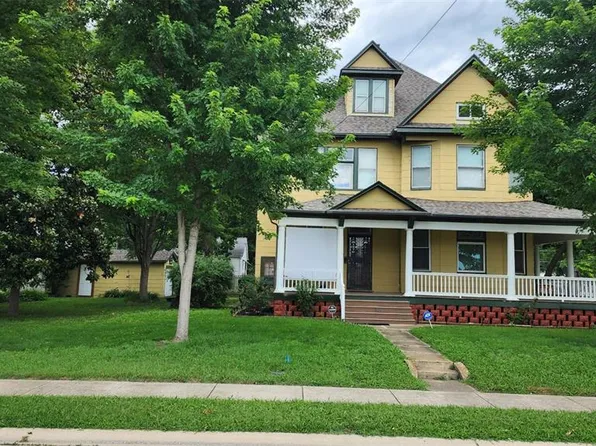 321 E Church St, Mascoutah, IL 62258
