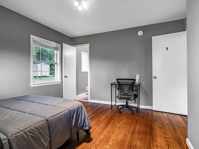 Carriage Dr SW — Photo 1