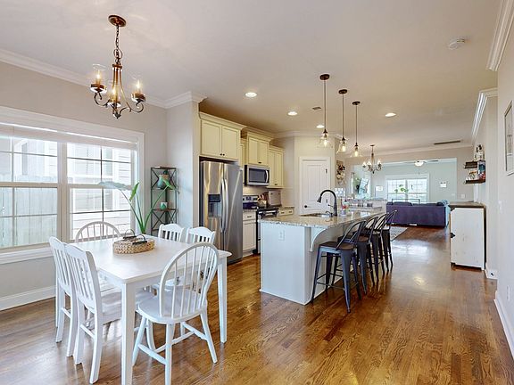 3rd image of 4062 Liberton Way