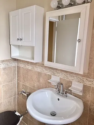 Rented by Roberto Guilbet, LREB | media 17