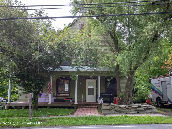 70 State St, Nicholson, PA 18446