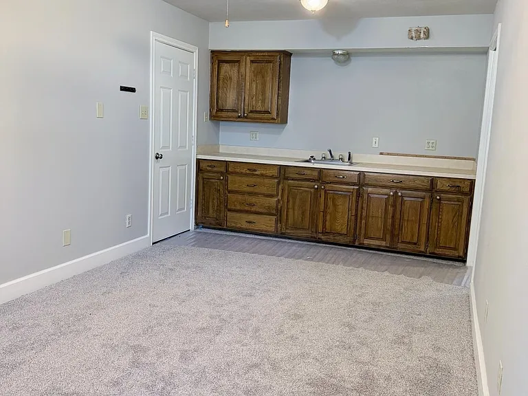 705 E South St — Photo 13