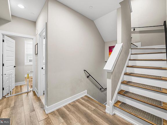5th image of 4736 Sheldon St