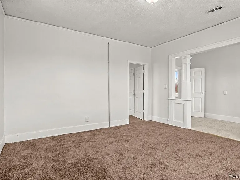 6203 Chase Rd — Photo 8