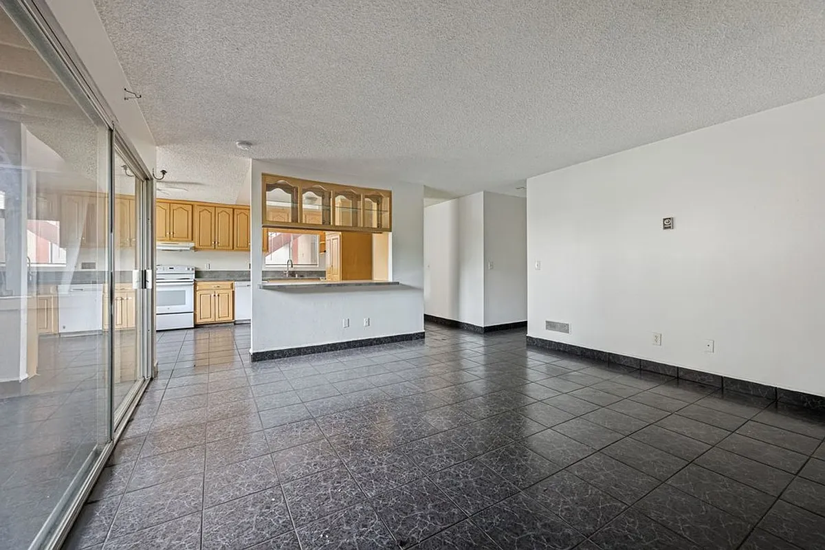 Building Photo - 5462 Adobe Falls Rd #8