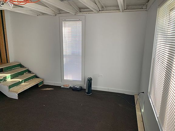 3rd image of 24W740 Argyle Ave