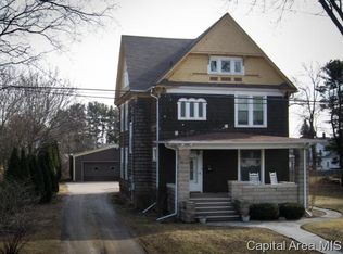 213 Maple Ave, Galesburg, IL 61401