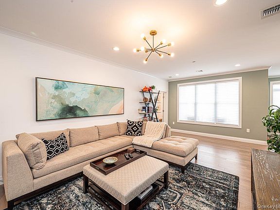 4th image of 30101 Spruce Pond Circle